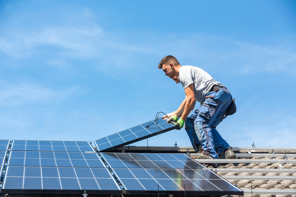 découvrez les avantages des panneaux photovoltaïques pour une énergie solaire renouvelable et durable. transformez votre toit en source d'énergie et réduisez votre empreinte carbone tout en réalisant des économies sur vos factures d'électricité. optez pour une solution écologique et performante!