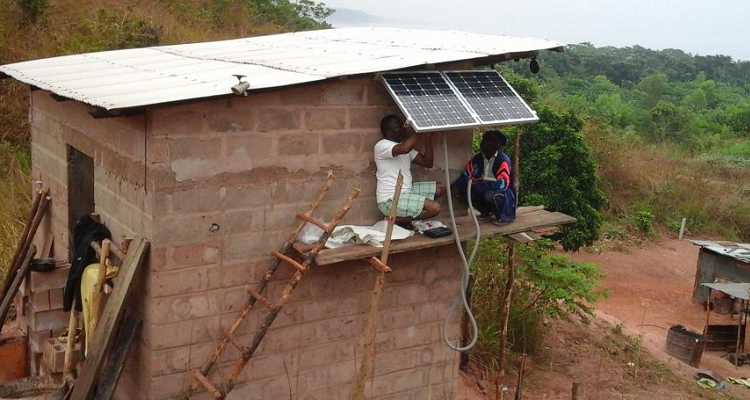 découvrez comment les panneaux solaires peuvent vous offrir une autonomie énergétique. explorez les avantages de l'énergie solaire, les solutions adaptées à vos besoins et les étapes pour optimiser votre indépendance énergétique.