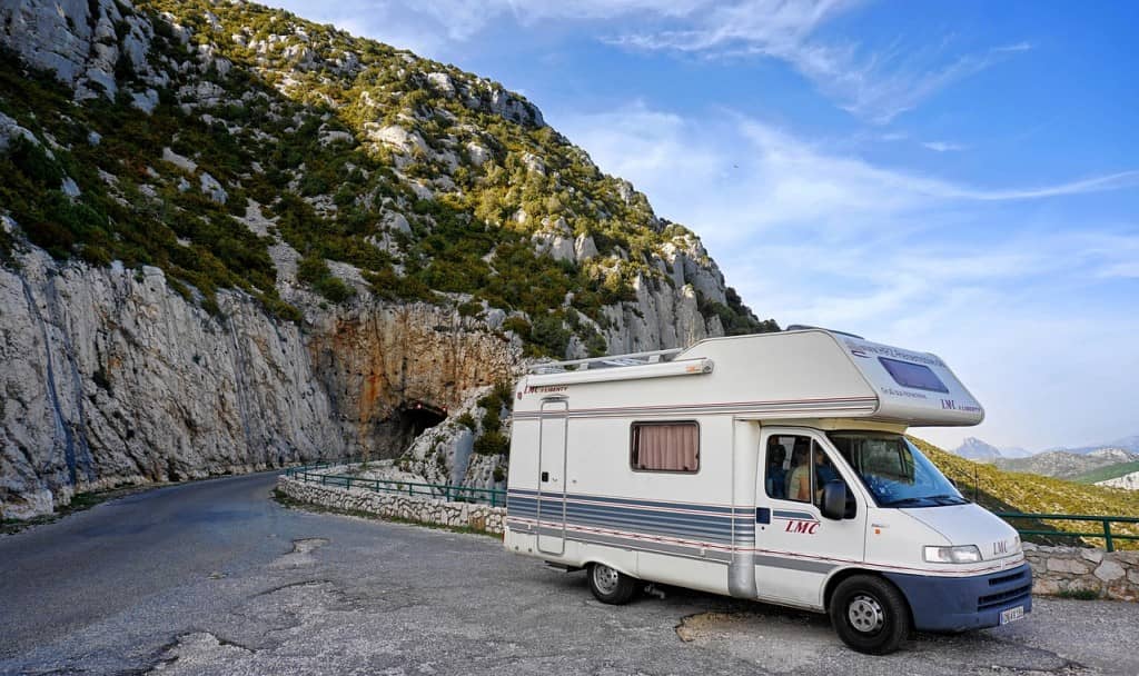 découvrez comment les panneaux solaires pour camping-car vous permettent de profiter de vos aventures en pleine nature tout en réduisant votre empreinte carbone. idéaux pour les voyageurs en quête d'autonomie énergétique, ces kits solaires sont faciles à installer et garantissent une source d'énergie renouvelable lors de vos escapades.