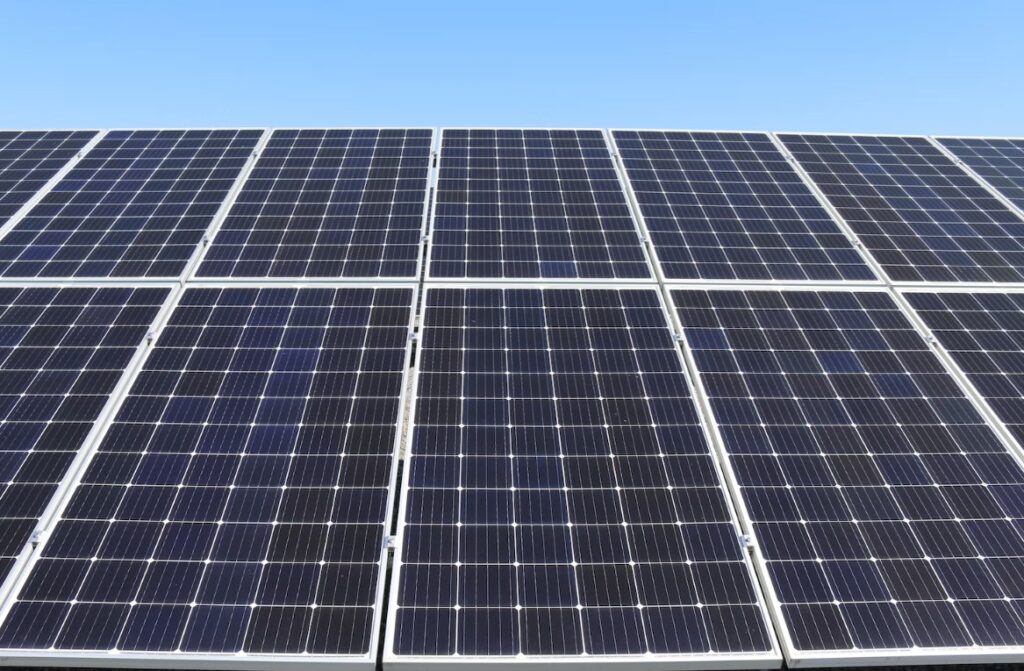 découvrez notre entreprise spécialisée dans l'installation de panneaux solaires. optez pour une énergie renouvelable et économique, réduisez vos factures d'électricité tout en protégeant l'environnement. contactez-nous pour un devis personnalisé et transformez votre consommation d'énergie dès aujourd'hui !