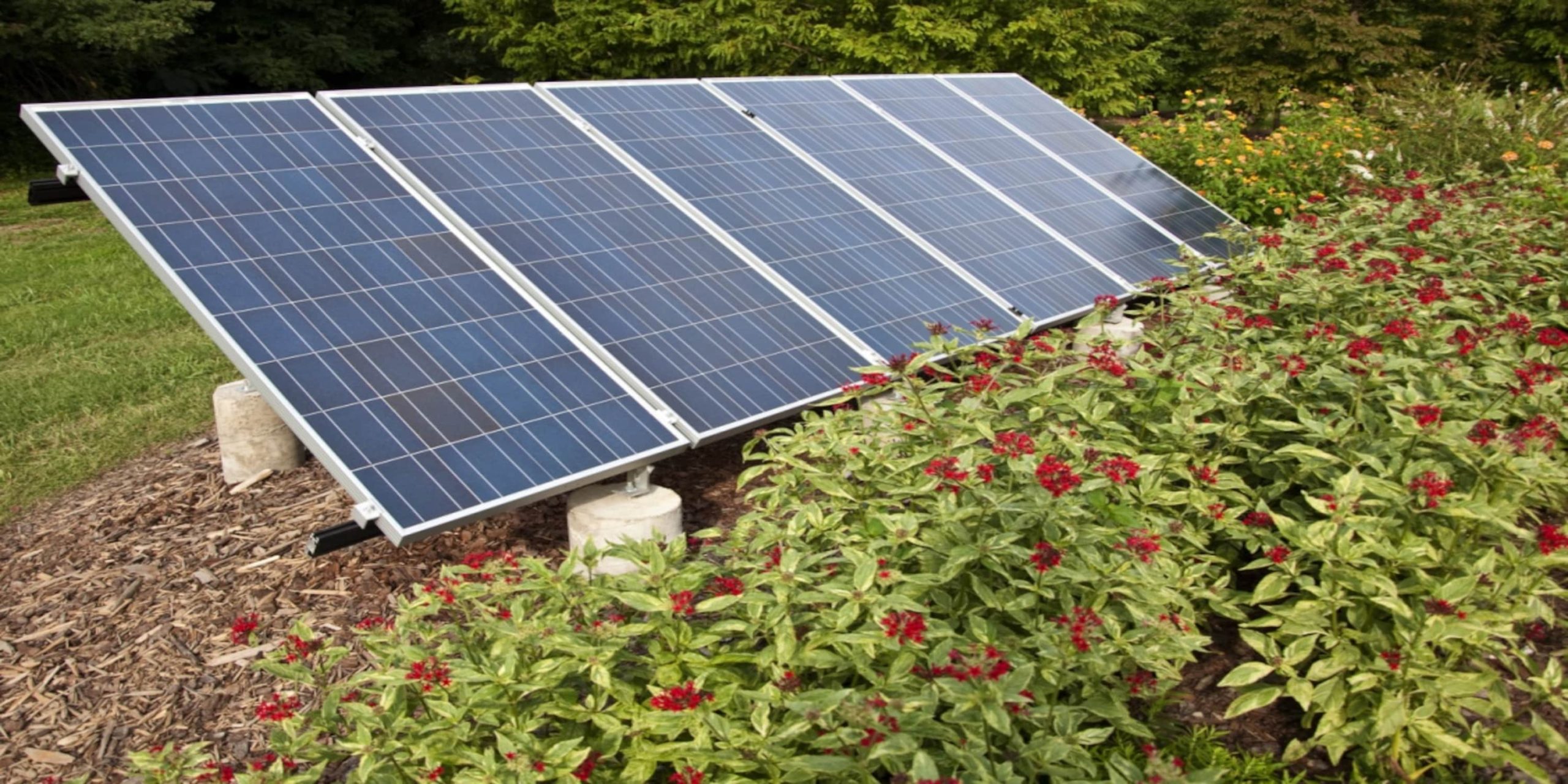 découvrez comment installer des panneaux solaires dans votre jardin pour profiter d'une énergie renouvelable et réduire vos factures d'électricité. transformez votre espace extérieur en un havre écologique tout en contribuant à la protection de l'environnement.