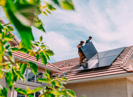 découvrez comment les panneaux solaires peuvent transformer votre maison en une source d'énergie durable et économique. informez-vous sur les avantages, les installations et les subventions disponibles pour réduire vos factures d'électricité.