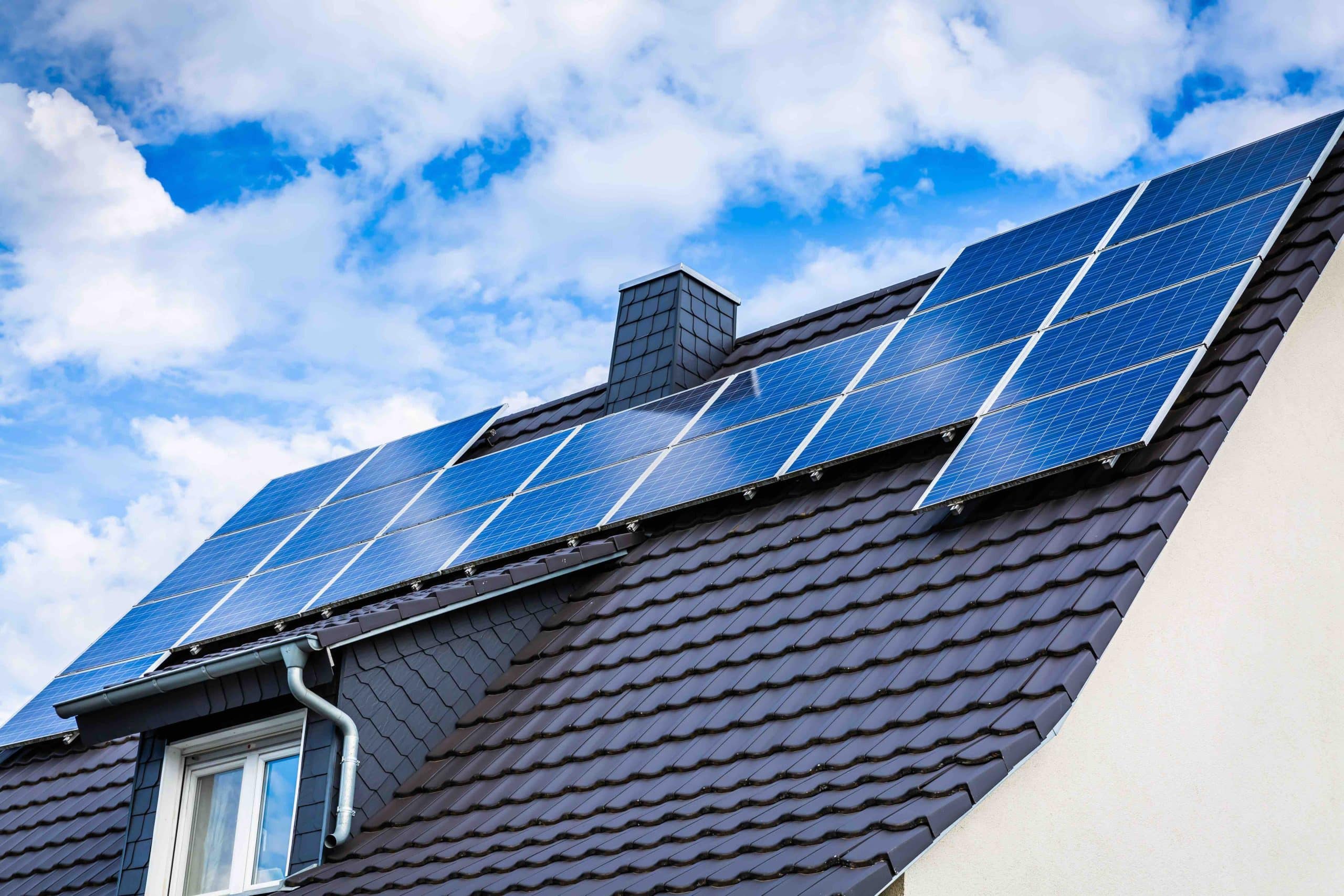découvrez les avantages des panneaux solaires en normandie : une énergie renouvelable, des économies sur vos factures d'électricité et une empreinte carbone réduite. informez-vous sur les installations, aides financières et profitez d'un environnement durable.