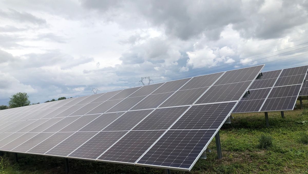 découvrez comment l'intégration de panneaux solaires dans les centrales nucléaires peut améliorer l'efficacité énergétique et réduire l'empreinte carbone. une solution innovante vers un avenir énergétique durable.