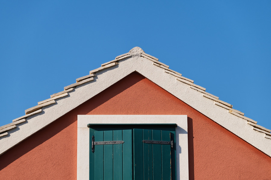 découvrez nos conseils et techniques pour percer des tuiles avec précision. suivez nos étapes faciles pour éviter les fissures et réaliser vos projets de bricolage en toute sécurité.