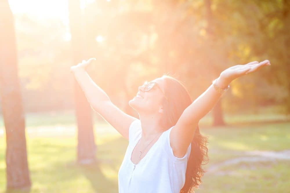 découvrez les caractéristiques d'une personne optimiste et comment cette attitude positive peut transformer votre vie. apprenez à cultiver l'espoir et la résilience au quotidien.