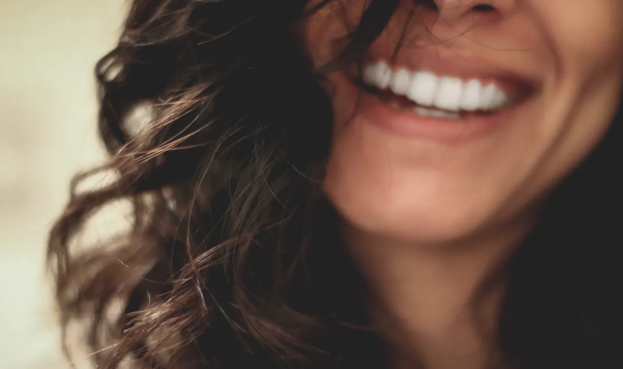 découvrez le concept de la 'personne solaire', un individu rayonnant d'énergie positive et d'optimisme. apprenez comment cultiver cette lumière intérieure pour inspirer les autres et améliorer votre bien-être au quotidien.