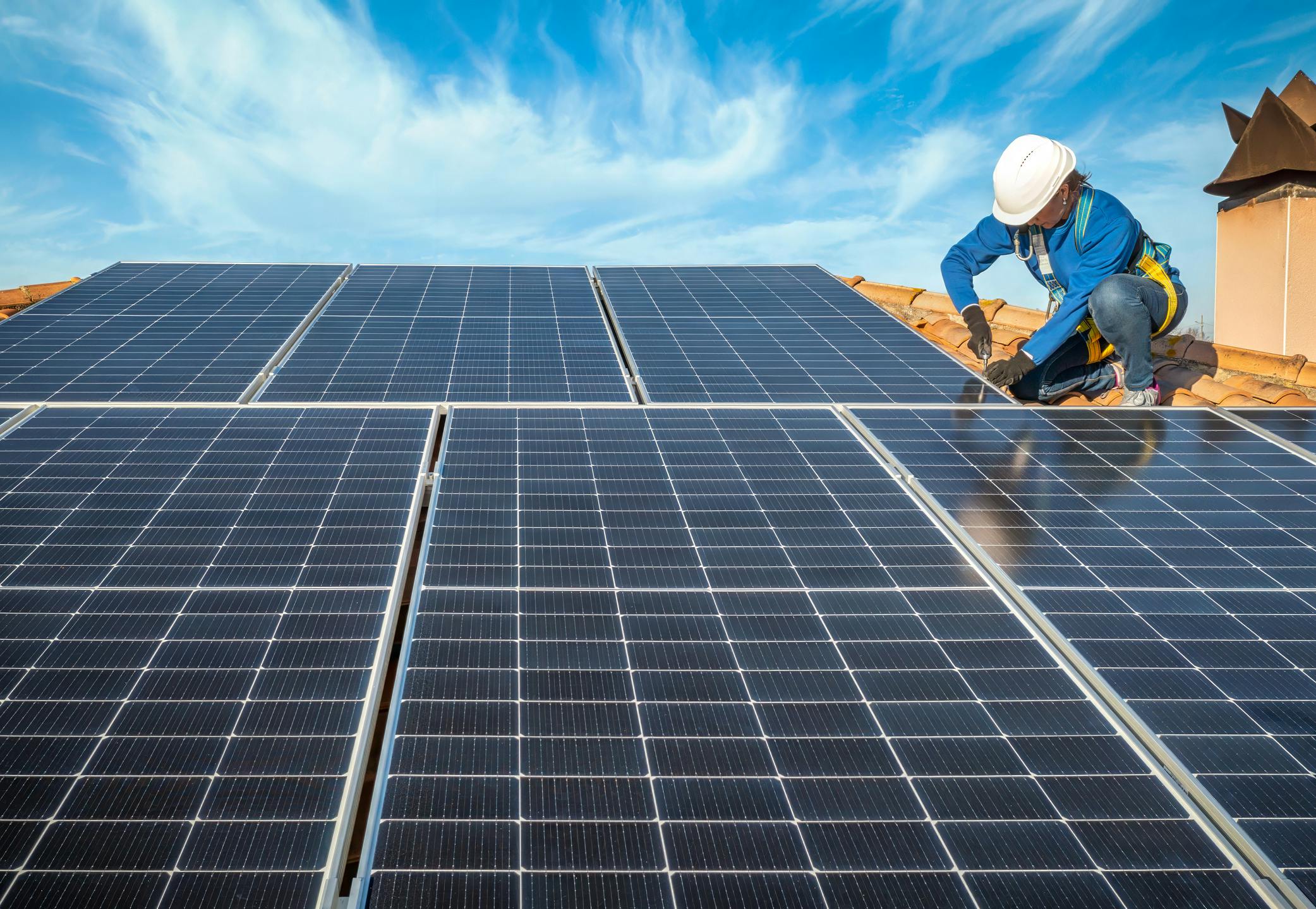 découvrez le monde du photovoltaïque, une solution énergétique durable qui permet de transformer la lumière du soleil en électricité. apprenez comment cette technologie innovante peut réduire vos factures d'énergie et contribuer à la protection de l'environnement.