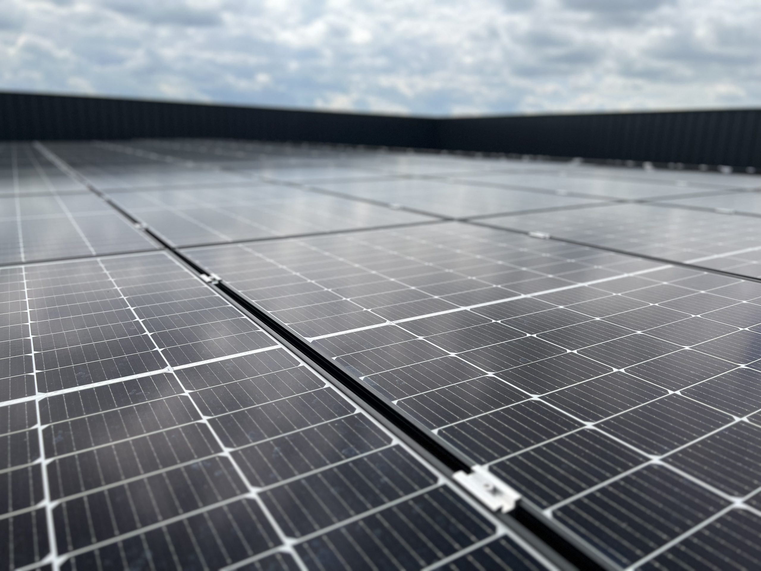 découvrez tout ce qu'il faut savoir sur le photovoltaïque : son fonctionnement, ses avantages écologiques et économiques, ainsi que les dernières innovations technologiques. transformez la lumière du soleil en énergie renouvelable et faites un pas vers un avenir durable.