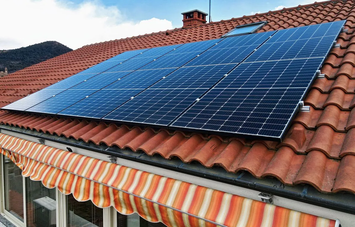 découvrez tout ce que vous devez savoir sur le photovoltaïque, une source d'énergie renouvelable incontournable. explorez ses avantages, son fonctionnement, et comment il peut réduire votre empreinte carbone tout en réalisant des économies sur vos factures d'électricité.