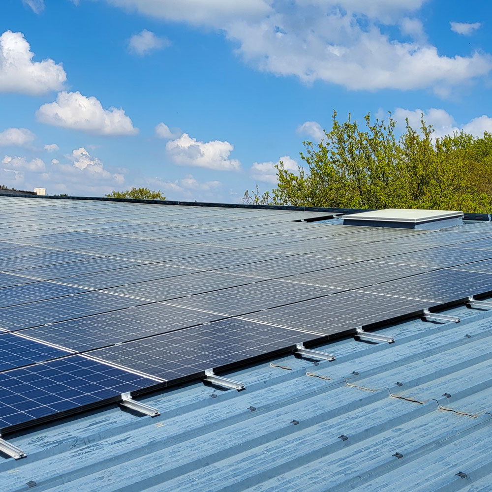 découvrez les avantages de l'énergie photovoltaïque pour votre maison ou entreprise. apprenez comment les panneaux solaires peuvent réduire vos factures d'électricité et contribuer à un avenir durable. informez-vous sur l'installation, les subventions et les conseils pour maximiser votre production d'énergie.