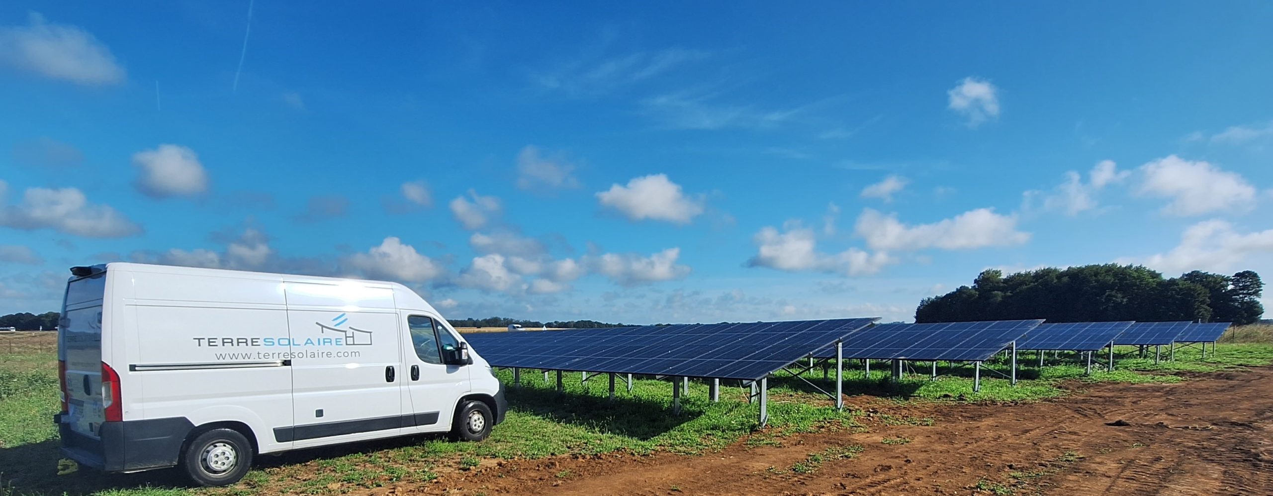 découvrez les avantages du photovoltaïque au sol, une solution durable pour produire de l'énergie propre. apprenez comment cette technologie contribue à la transition énergétique tout en valorisant vos espaces extérieurs.