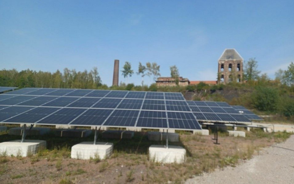 découvrez comment edf accompagne les collectivités dans leur transition énergétique grâce aux solutions photovoltaïques. optimisez votre production d'énergie renouvelable et participez à un avenir plus durable.