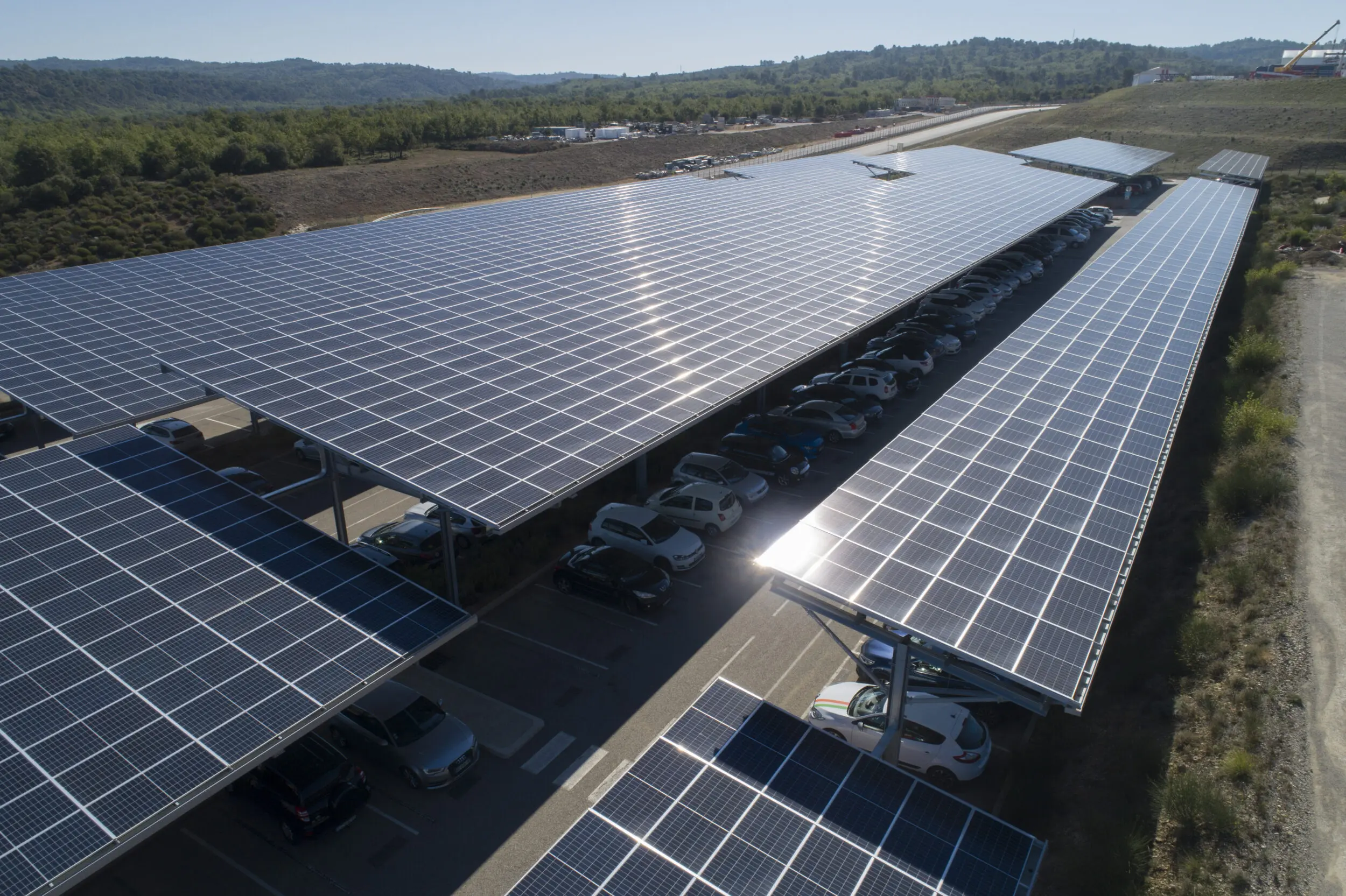 découvrez les solutions photovoltaïques proposées par edf pour produire votre propre électricité. profitez des énergies renouvelables et réduisez votre empreinte carbone tout en réalisant des économies sur vos factures d'énergie.