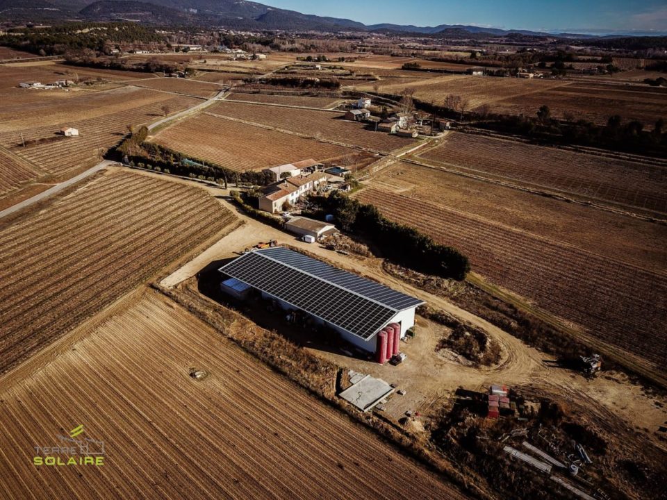 découvrez comment profiter de l'énergie photovoltaïque gratuitement grâce à des aides et des dispositifs innovants. transformez votre consommation énergétique et réduisez vos factures tout en adoptant une démarche écologique.