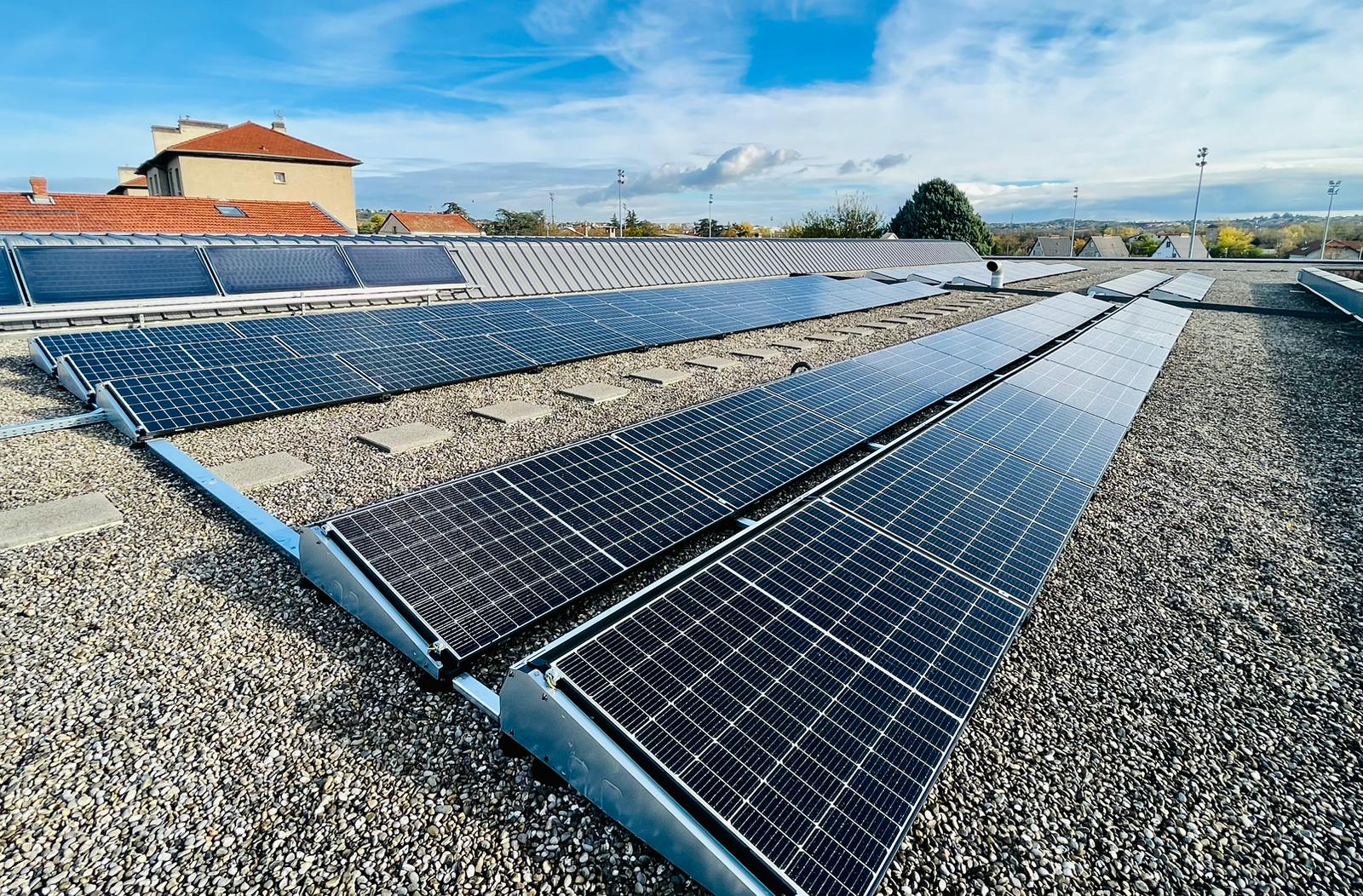 découvrez les solutions photovoltaïques professionnelles pour optimiser votre consommation d'énergie. adoptez l'énergie solaire avec nos installations sur mesure, conçues pour répondre aux besoins des entreprises et réduire vos coûts énergétiques.