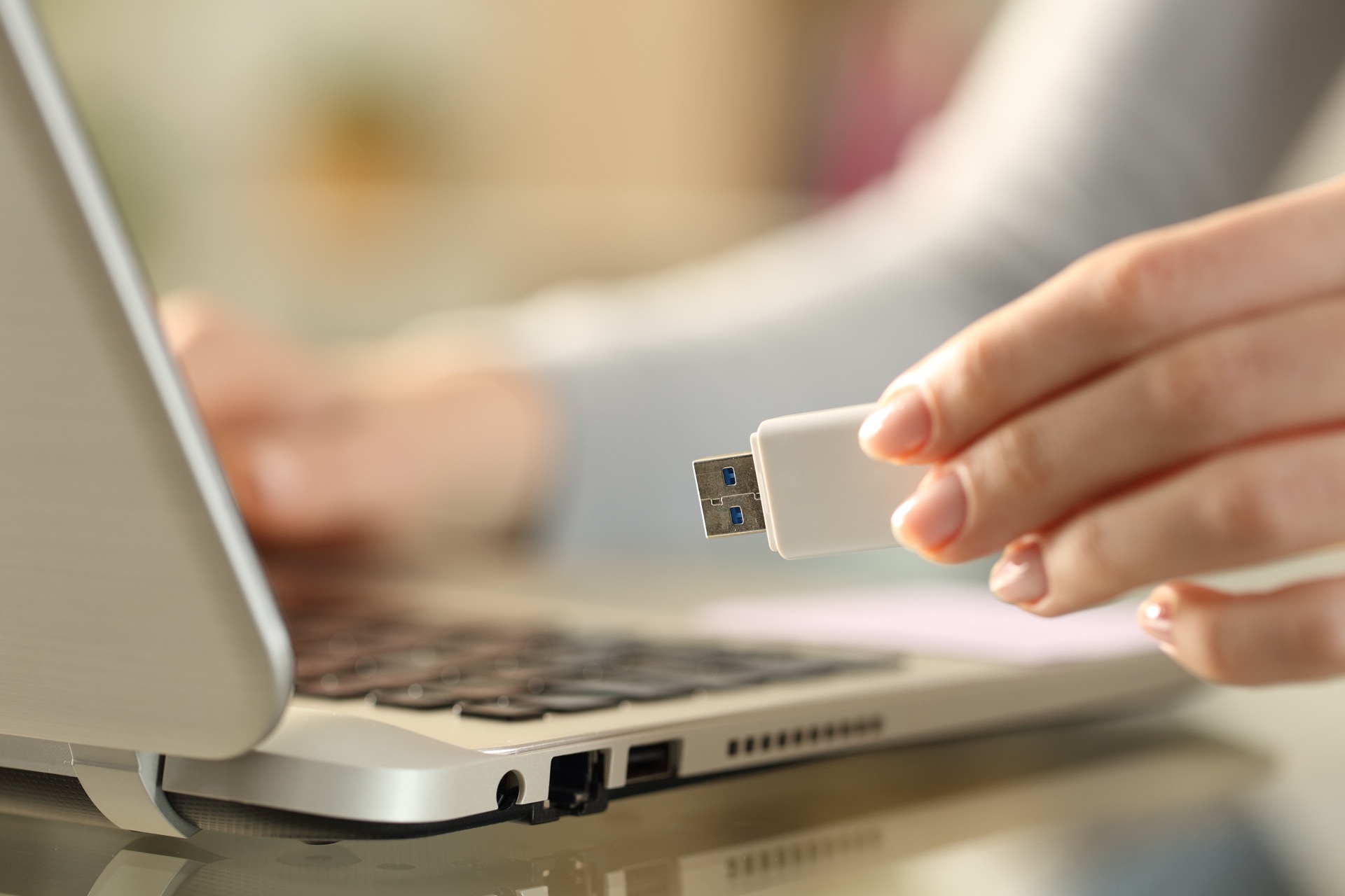 découvrez la simplicité du 'plug and play', une technologie qui permet une installation facile et rapide de vos appareils électroniques. plus besoin de configurations complexes, branchez vos dispositifs et profitez immédiatement de leur fonctionnalité.