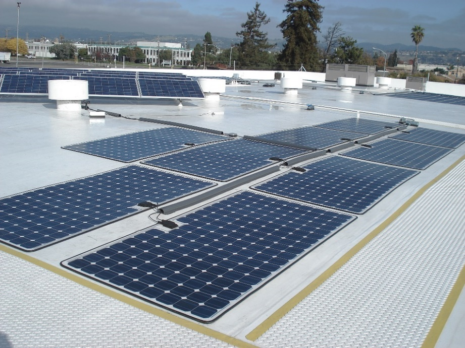 découvrez tout ce qu'il faut savoir sur le poids des panneaux solaires. comprenez l'importance de ce critère dans le choix de votre installation solaire, ainsi que son impact sur la structure de votre toit et l'efficacité énergétique. optez pour une solution adaptée à vos besoins et maximisez votre investissement dans les énergies renouvelables.