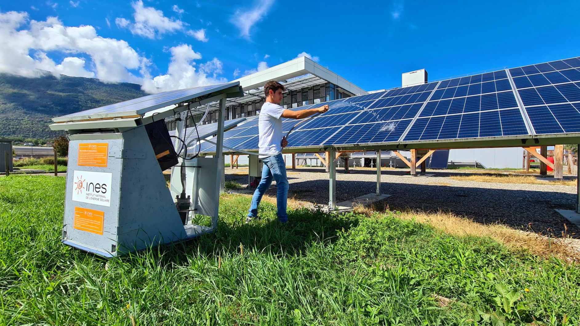 découvrez les avantages des pompes solaires pour alimenter vos jardins, fontaines et systèmes d'irrigation tout en économisant de l'énergie. optez pour une solution écologique et efficace pour profiter de l'eau sans dépendre du réseau électrique.