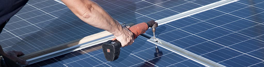 découvrez les avantages de la pose de panneaux photovoltaïques pour réduire votre facture d'électricité et contribuer à la protection de l'environnement. profitez des conseils d'experts pour installer efficacement votre système solaire et optimiser votre consommation d'énergie.