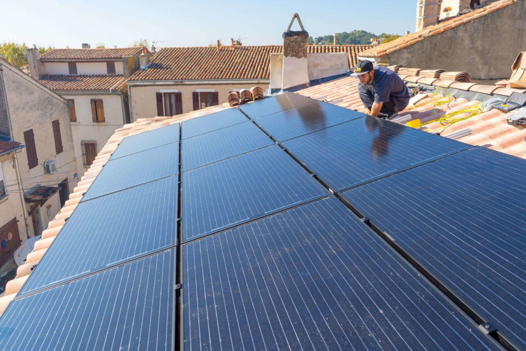découvrez nos services de poseur photovoltaïque, spécialisés dans l'installation de panneaux solaires pour optimiser votre consommation d'énergie. bénéficiez d'une expertise locale et d'énergies renouvelables pour réduire vos factures et protéger l'environnement.
