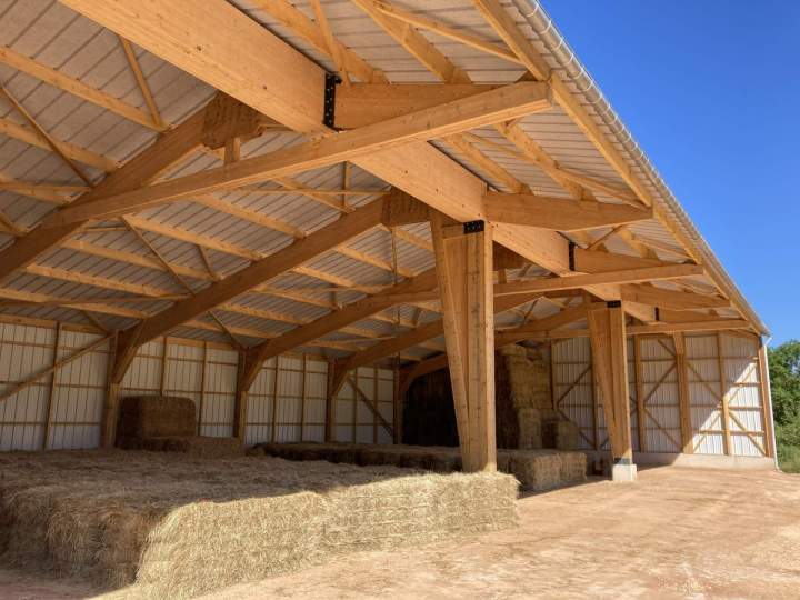 découvrez tout ce qu'il faut savoir sur les prix des hangars agricoles : comparez les offres, trouvez des conseils d'experts et choisissez la solution idéale pour vos besoins agricoles. obtenez des informations précieuses pour un achat éclairé et optimisez votre investissement.