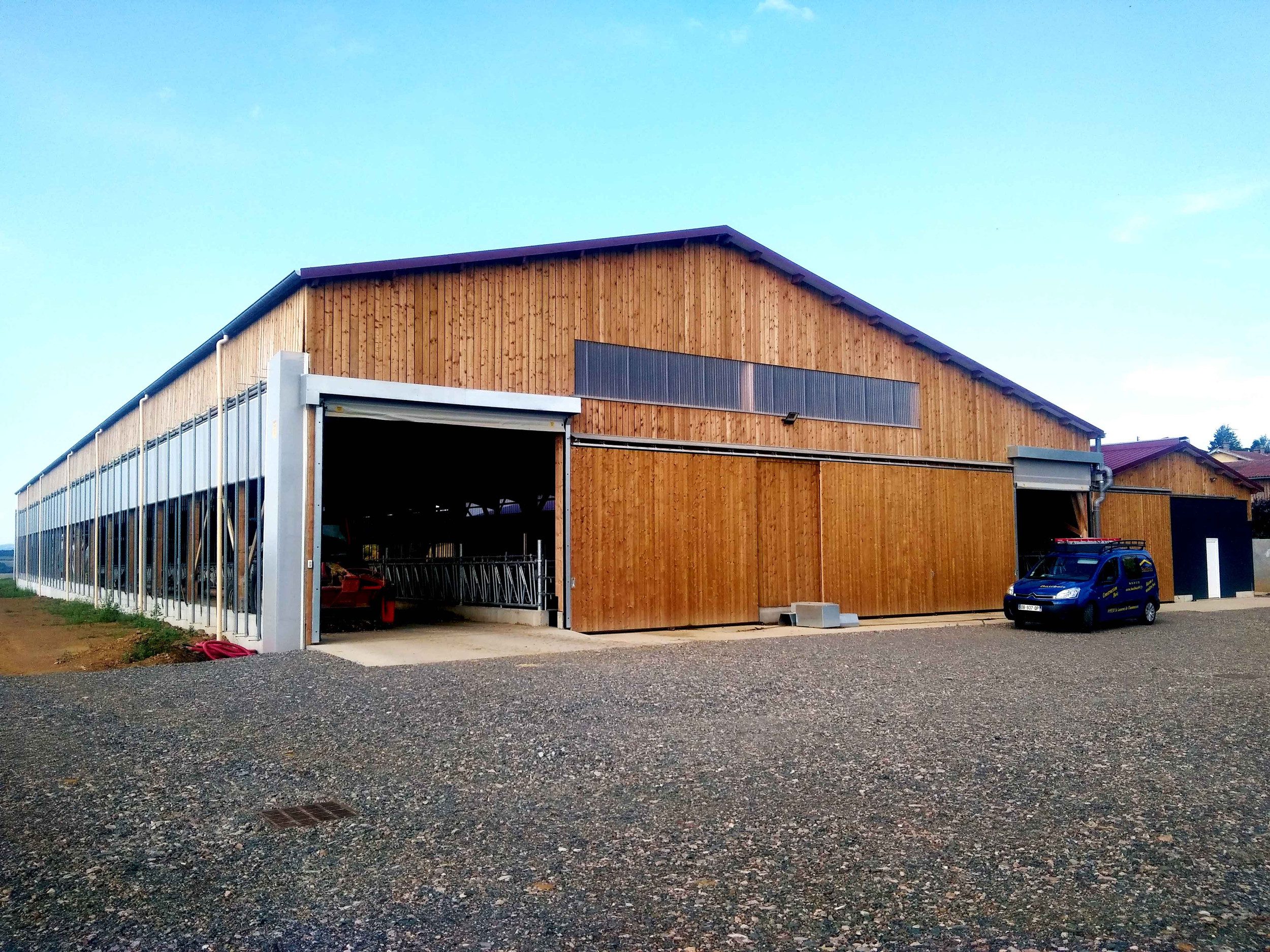 découvrez les prix au mètre carré des hangars agricoles pour optimiser votre investissement. comparez les coûts et trouvez les solutions adaptées à vos besoins en matière d'agriculture.