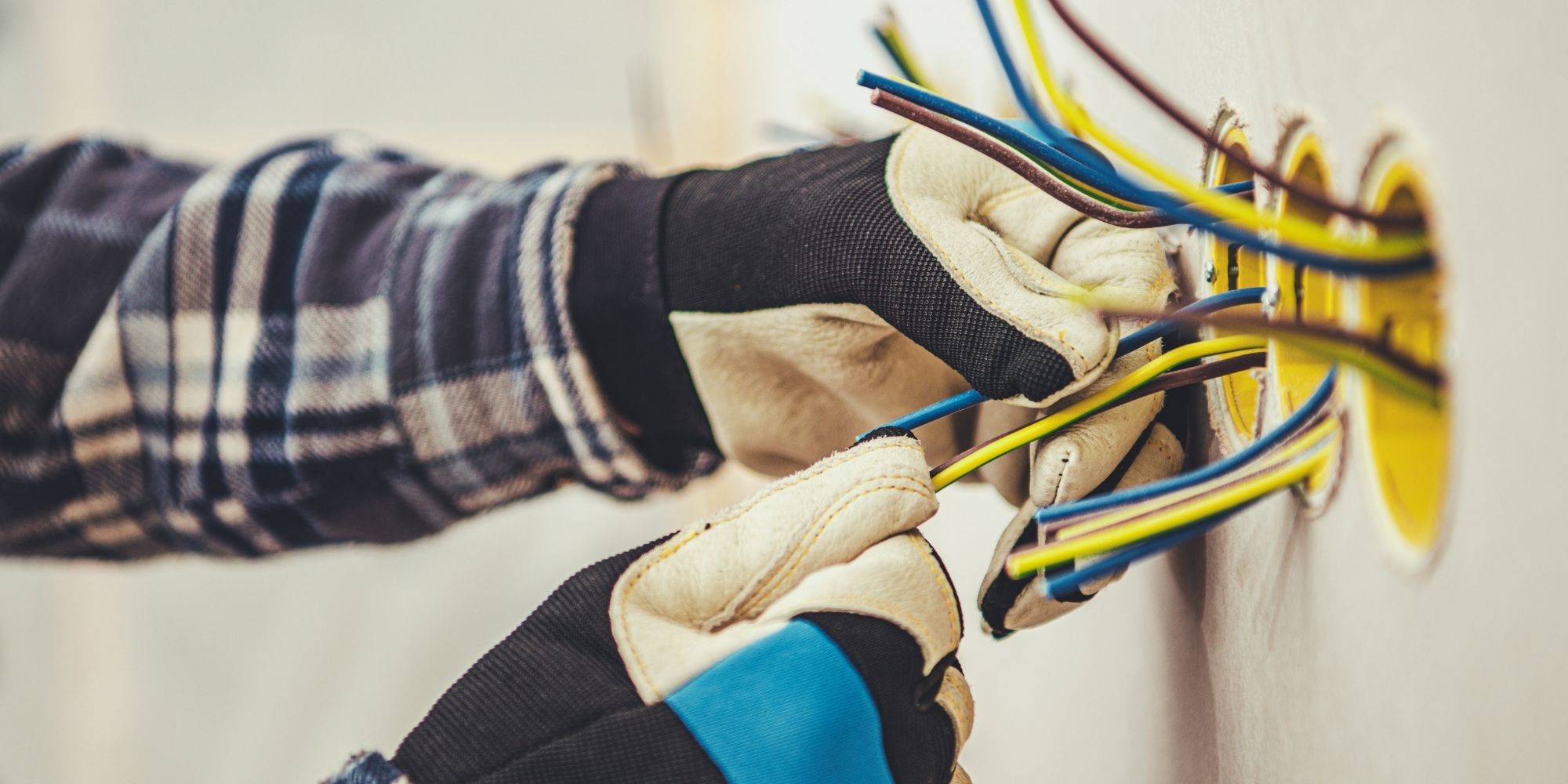 découvrez les tarifs pour l'installation électrique d'un logement de 120m2. obtenez des conseils sur le choix des matériaux et les critères influençant le coût, pour réaliser votre projet en toute sérénité.