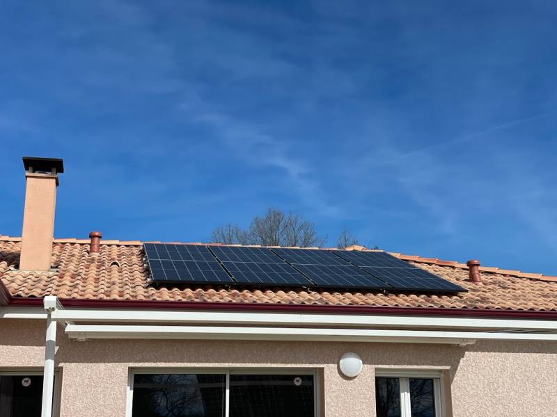 découvrez les prix au mètre carré des panneaux photovoltaïques en france. informez-vous sur les coûts d'installation, les aides disponibles et les économies d'énergie potentielles pour maximiser votre investissement dans l'énergie solaire.