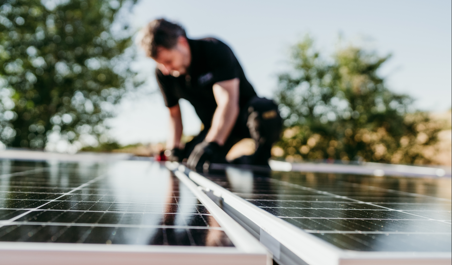 découvrez les meilleures offres de prix solaire pour l'installation de panneaux photovoltaïques. comparez les tarifs, bénéficiez d'avantages fiscaux et investissez dans une énergie renouvelable durable et économique.