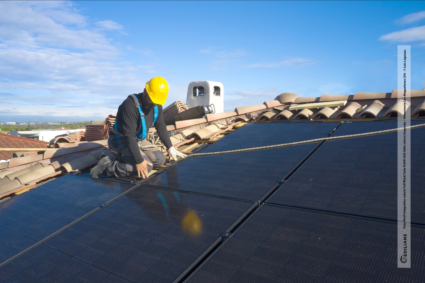 découvrez les prix des tuiles solaires et investissez dans une énergie renouvelable et durable. comparez les coûts, les avantages et les modèles disponibles pour rendre votre maison plus écologique tout en réduisant vos factures d'énergie.