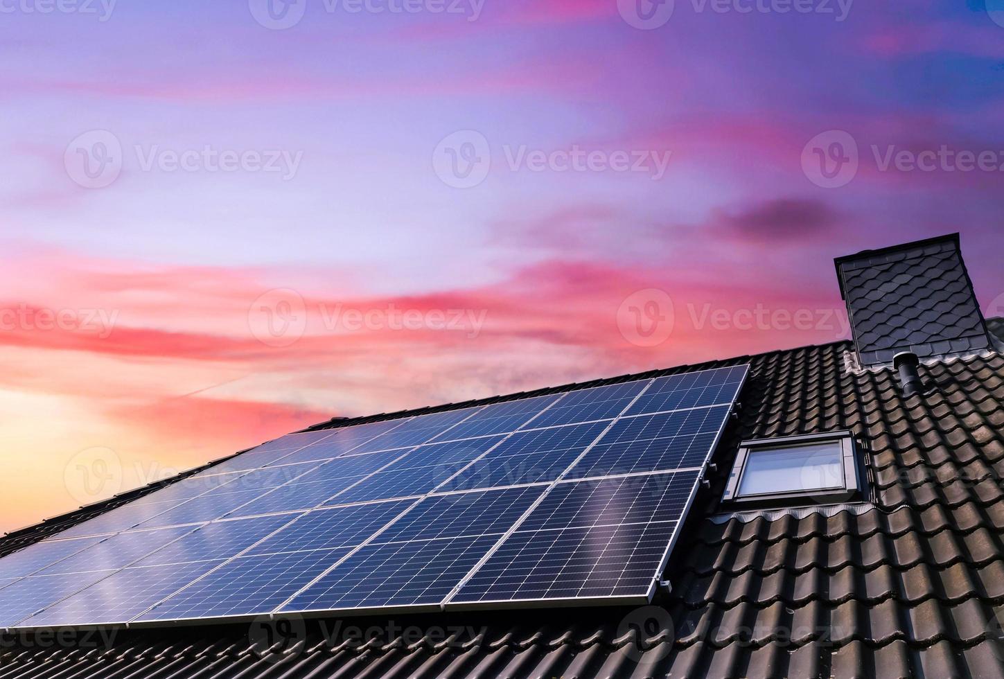 découvrez nos solutions de production d'énergie solaire, économiques et écologiques. optez pour l'énergie renouvelable et réduisez votre empreinte carbone grâce à nos panneaux solaires de haute qualité. contactez-nous pour un devis personnalisé.