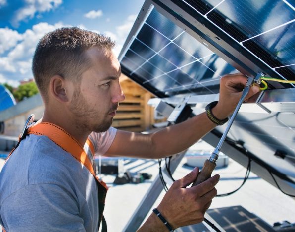 découvrez notre expertise dans la production de panneaux solaires, où innovation et durabilité se rencontrent pour vous offrir des solutions énergétiques écologiques et performantes.