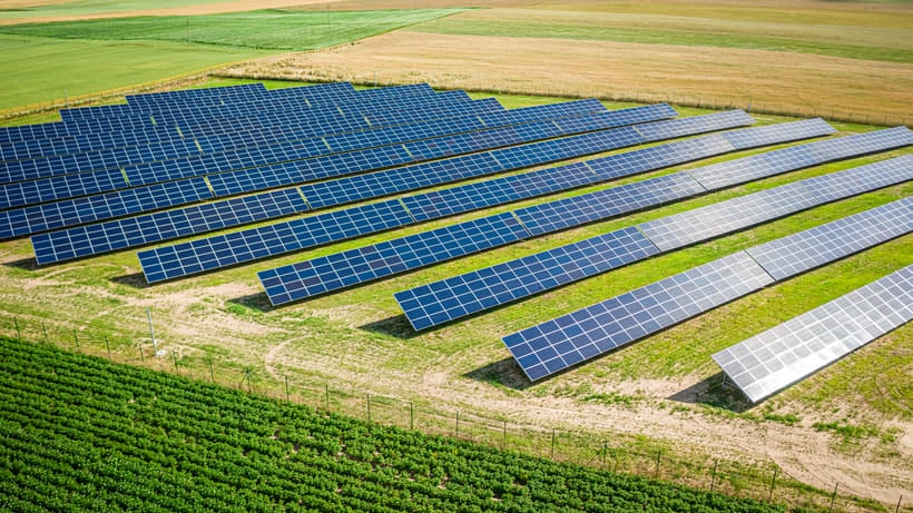 découvrez tout sur la production photovoltaïque, une solution énergétique durable et renouvelable. apprenez comment transformer la lumière du soleil en électricité pour réduire votre empreinte carbone et réaliser des économies sur vos factures d'énergie.