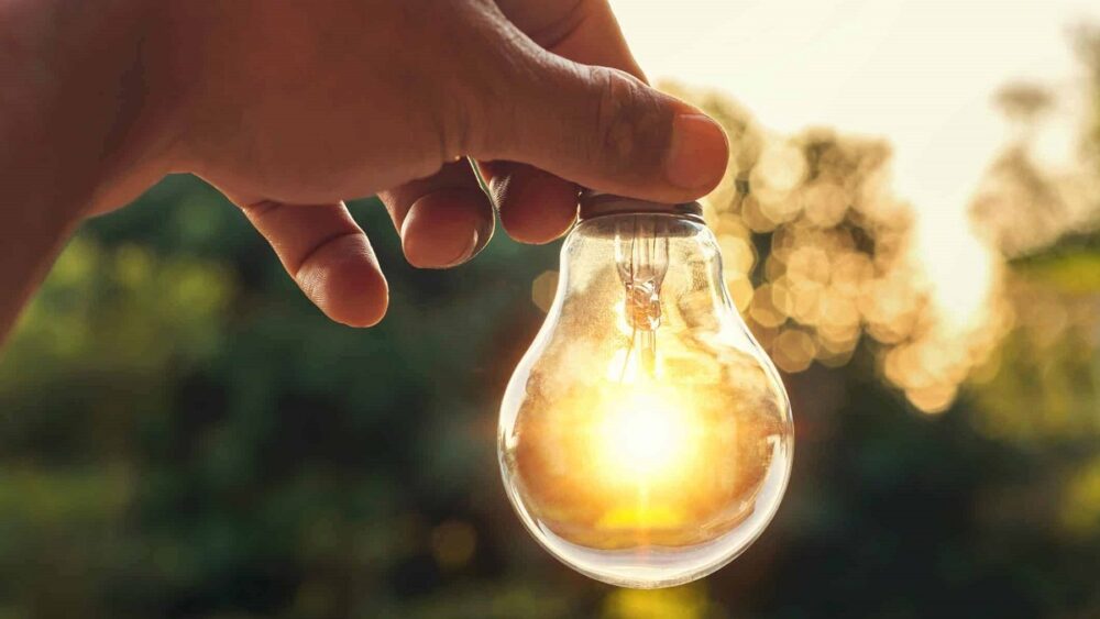 découvrez les différentes méthodes pour produire de l'électricité de manière efficace et durable. apprenez-en plus sur les énergies renouvelables, les innovations technologiques et les solutions pour réduire votre empreinte carbone tout en répondant à vos besoins énergétiques.