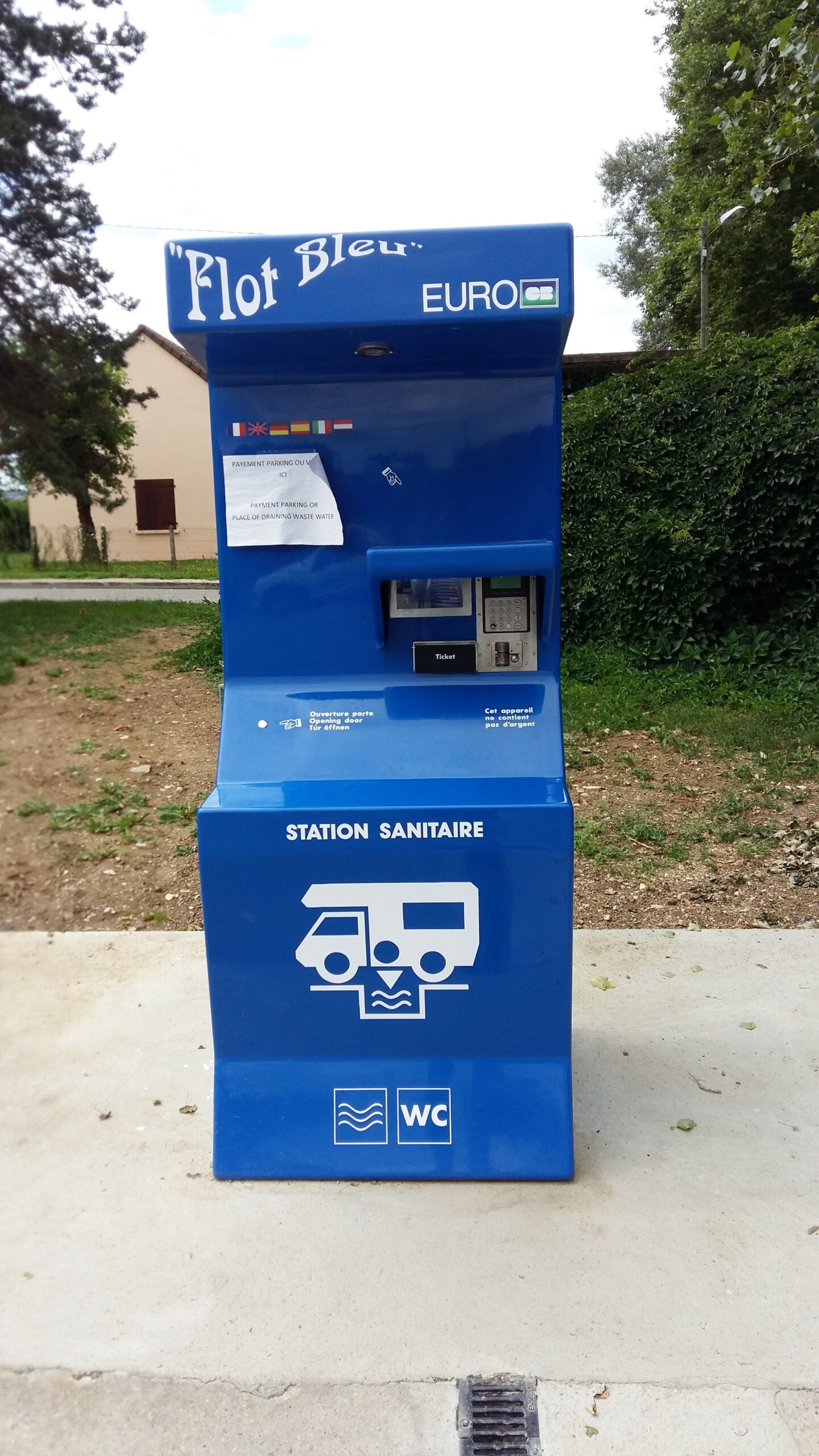 découvrez nos conseils et astuces pour la recharge de votre camping-car. apprenez à optimiser l'autonomie de votre véhicule, choisissez les meilleures solutions énergétiques et trouvez les meilleures stations de recharge pour vos escapades en pleine nature.