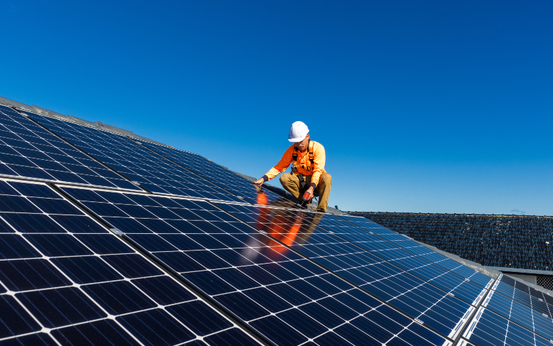 découvrez les opportunités de recrutement dans le secteur solaire en france. rejoignez une industrie en pleine croissance, dédiée à la transition énergétique et à l'innovation durable. trouvez votre prochain emploi dans le solaire et contribuez à un avenir plus vert.