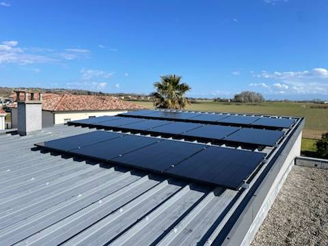 découvrez l'importance du recyclage des panneaux solaires et comment cette pratique contribue à la durabilité de l'environnement. apprenez les méthodes efficaces de recyclage, les bénéfices économiques et écologiques ainsi que les initiatives mises en place pour gérer les déchets solaires de manière responsable.