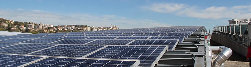 découvrez les enjeux et les défis de la réglementation photovoltaïque en france. informez-vous sur les normes en vigueur, les aides financières disponibles et comment elles influencent l'implantation des projets solaires.