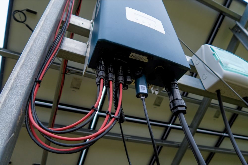 découvrez comment remplacer efficacement votre onduleur photovoltaïque. suivez nos conseils pratiques pour maximiser la performance de votre installation solaire et garantir une production d'énergie optimale.