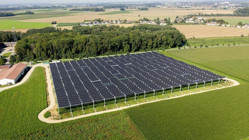 découvrez comment l'agrivoltaïque allie agriculture et énergie solaire pour maximiser la rentabilité des exploitations agricoles tout en préservant l'environnement. explorez les avantages économiques et écologiques de cette innovation.