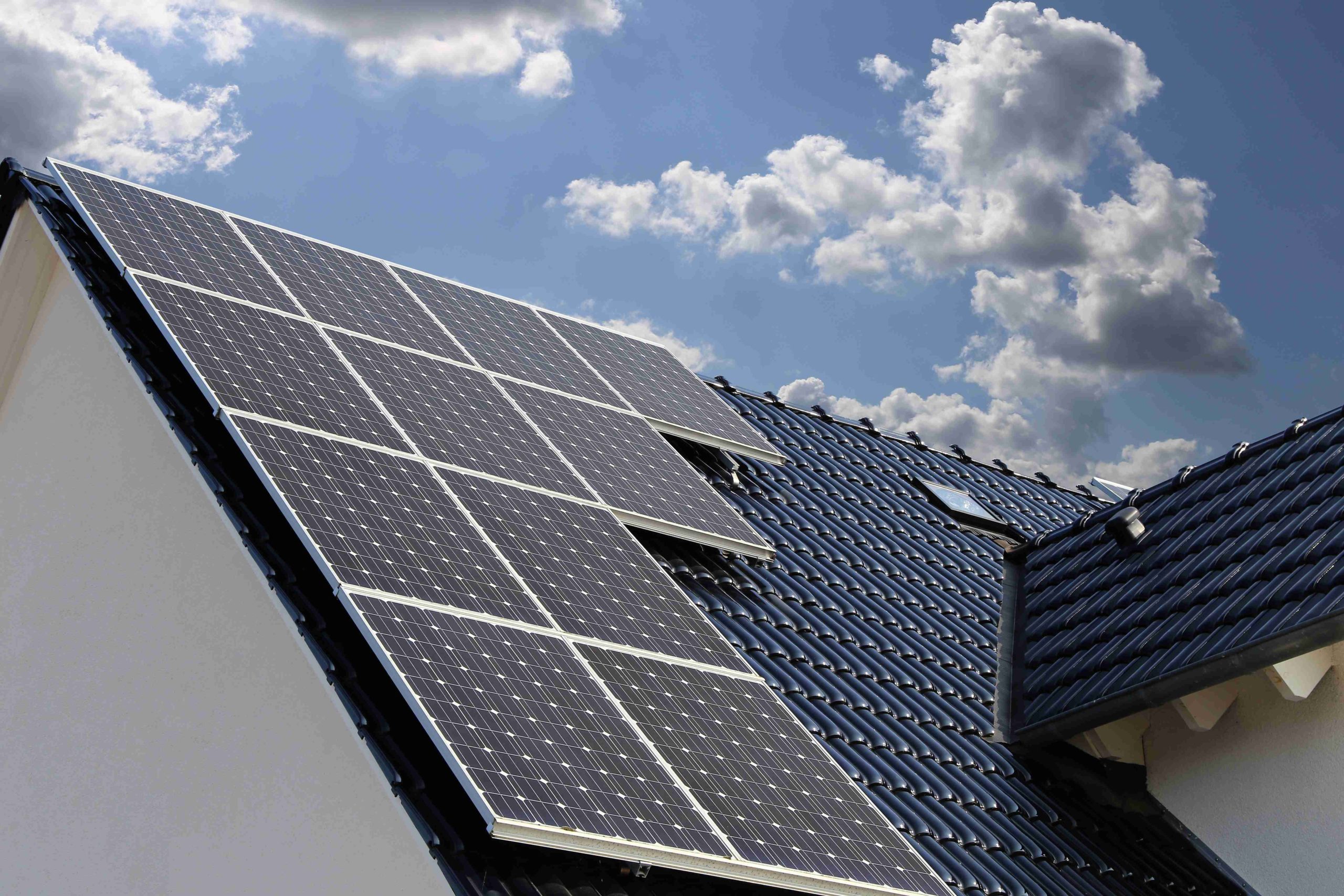 découvrez comment maximiser la rentabilité des panneaux solaires grâce à nos conseils pratiques et analyses détaillées. informez-vous sur les avantages financiers, les aides disponibles et les critères à prendre en compte pour un investissement rentable.