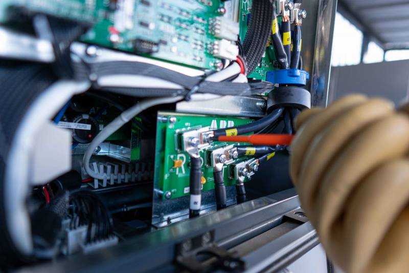 découvrez nos services de réparation d'onduleurs, garantissant une remise en état rapide et efficace de vos appareils pour assurer une alimentation électrique continue. profitez d'une expertise professionnelle pour prolonger la durée de vie de votre équipement.