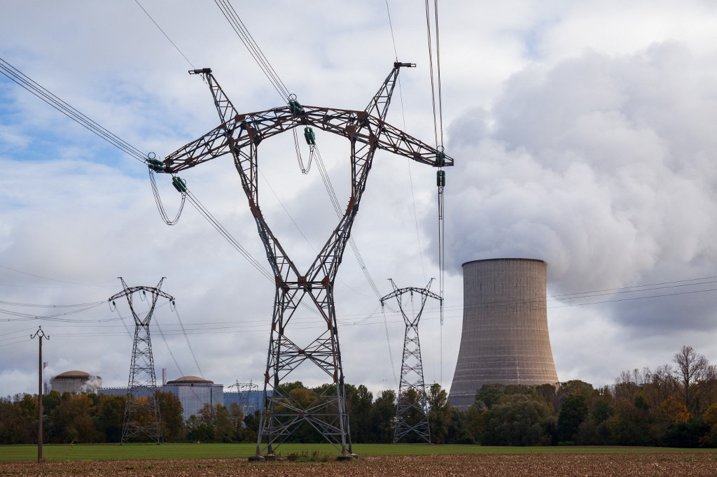 découvrez comment optimiser vos revenus grâce à la revente d'électricité. explorez les opportunités offertes par la transition énergétique, les réglementations en vigueur et les étapes nécessaires pour profiter au mieux de ce marché en pleine expansion.