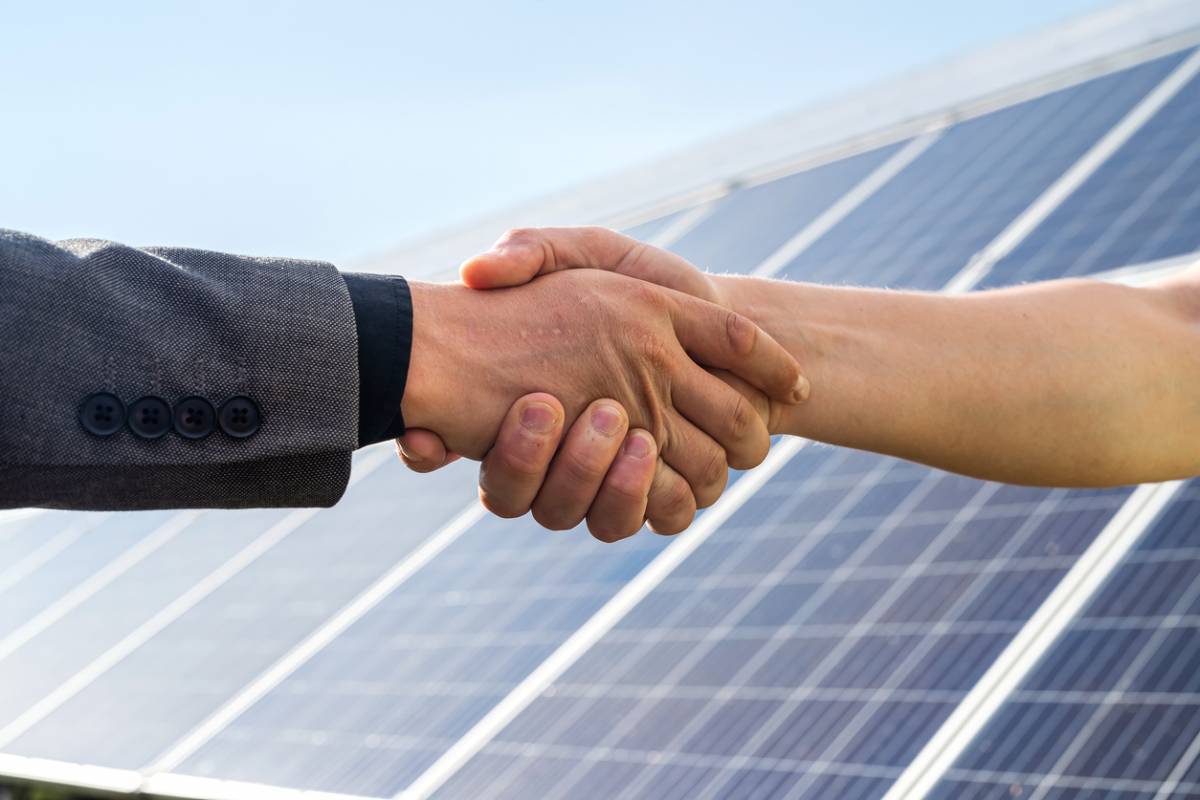 découvrez les opportunités de la revente solaire, un moyen rentable et durable de valoriser votre énergie photovoltaïque. informez-vous sur les démarches, les avantages fiscaux et comment contribuer à une énergie propre tout en générant des revenus.