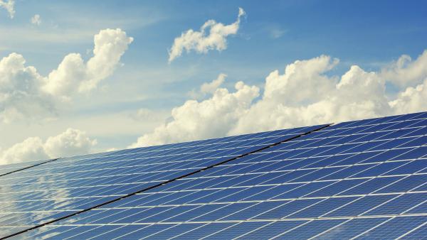 découvrez les solutions innovantes d'énergie solaire dans la région rhône. maximisez votre indépendance énergétique grâce aux panneaux solaires et aux installations écologiques adaptées à vos besoins. informez-vous sur les avantages économiques et environnementaux du solaire en rhône.