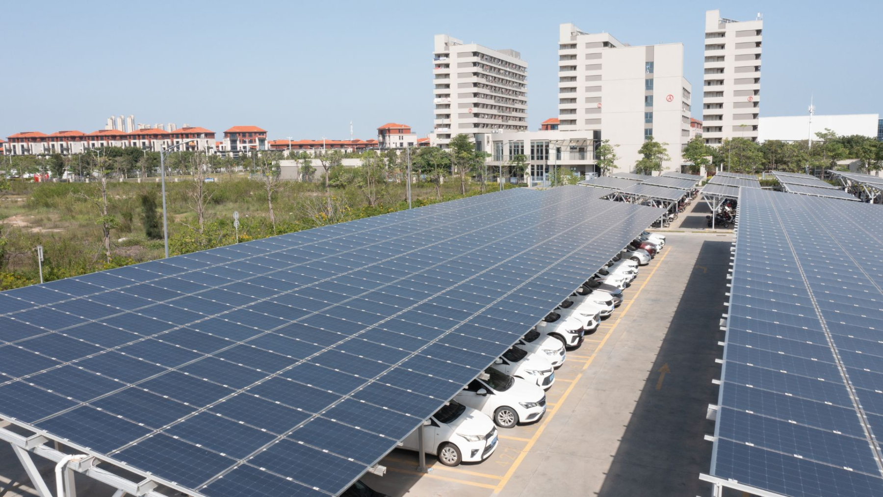 découvrez comment le roi des panneaux solaires révolutionne l'énergie renouvelable. optimisez votre consommation d'énergie et réduisez vos factures grâce à des solutions innovantes et durables. rejoignez la transition énergétique dès aujourd'hui !