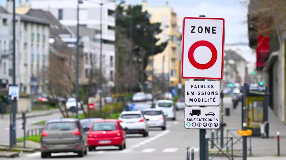 découvrez les dernières informations sur le report de la rt 2025, ses implications pour l'immobilier et la construction en france, ainsi que les réactions des professionnels du secteur.