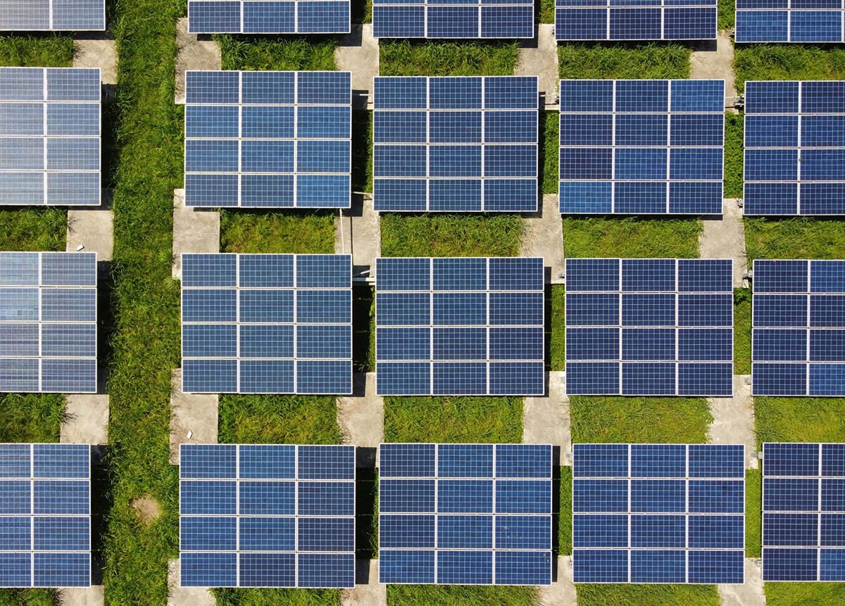 découvrez notre simulateur de panneau solaire, un outil interactif qui vous aide à évaluer l'efficacité et le rendement de votre installation photovoltaïque. obtenez des estimations précises des économies d'énergie et des coûts d'investissement, et prenez une décision éclairée pour un avenir durable.