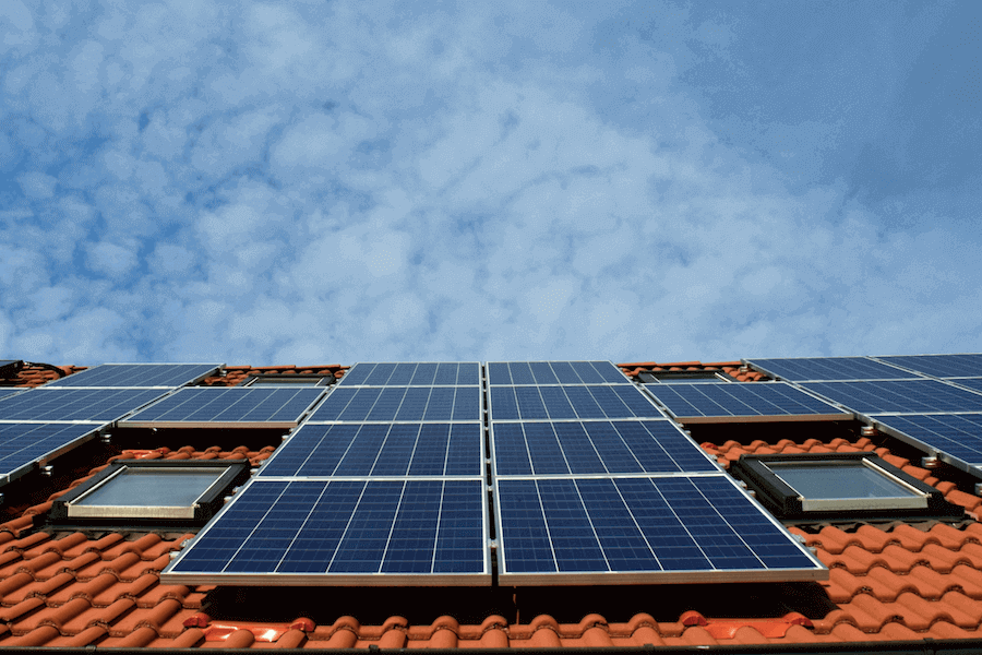 découvrez notre simulateur de panneaux solaires pour estimer facilement la production d'énergie de votre installation. obtenez des résultats précis et optimisez votre investissement en énergie renouvelable.